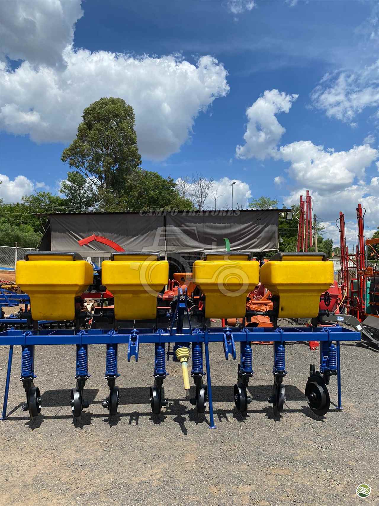 IMPLEMENTOS AGRICOLAS CULTIVADOR 8 LINHAS ADUBADOR Campo Tratores SAO CARLOS SÃO PAULO SP